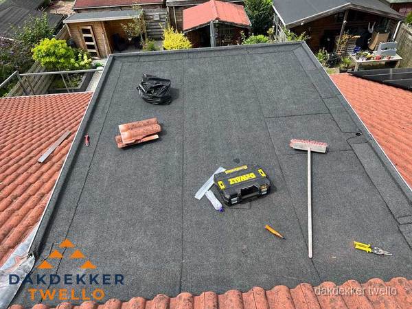 Nieuw plat dak met bitumen dakbedekking in Twello Nieuw plat dak met bitumen dakbedekking in Twello