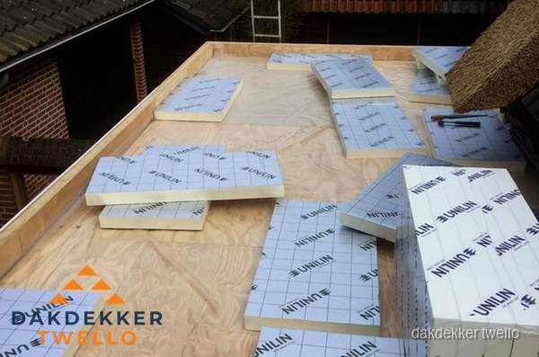 PIR isolatieplaten leggen op plat dak in Twello PIR isolatieplaten leggen op plat dak in Twello