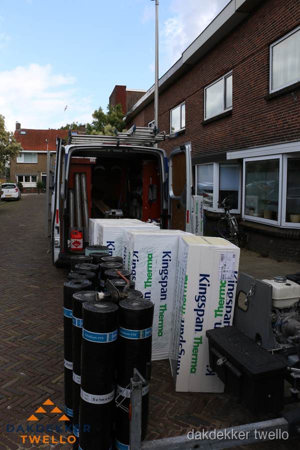 Levering van Kingspan isolatieplaten en bitumenrollen voor dakproject in Twello Levering van Kingspan isolatieplaten en bitumenrollen voor dakproject in Twello