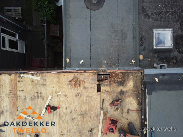 Dakschade en renovatie plat dak vanuit de lucht in Twello Dakschade en renovatie plat dak vanuit de lucht in Twello