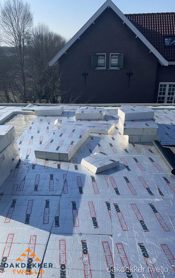 IKO PIR isolatieplaten op plat dak in Twello IKO PIR isolatieplaten op plat dak in Twello